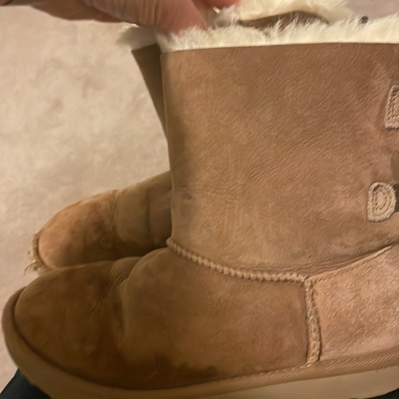 Girls Uggs - Picture 5 of 8